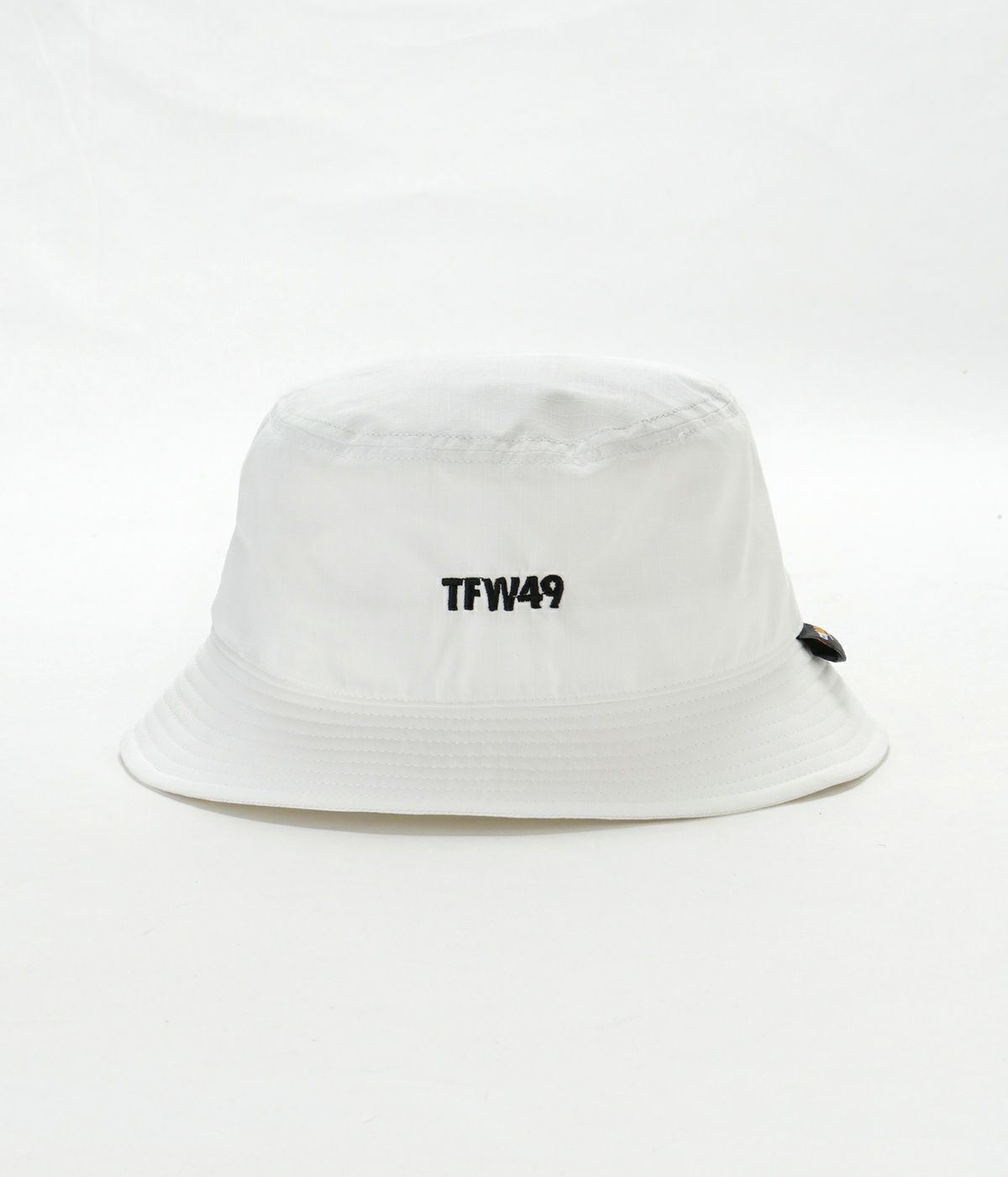 TFW49 バケットハット ブラック TFW49 - TFW49 BAGUETTE HAT／オーガニックコットン 刺繍ロゴ