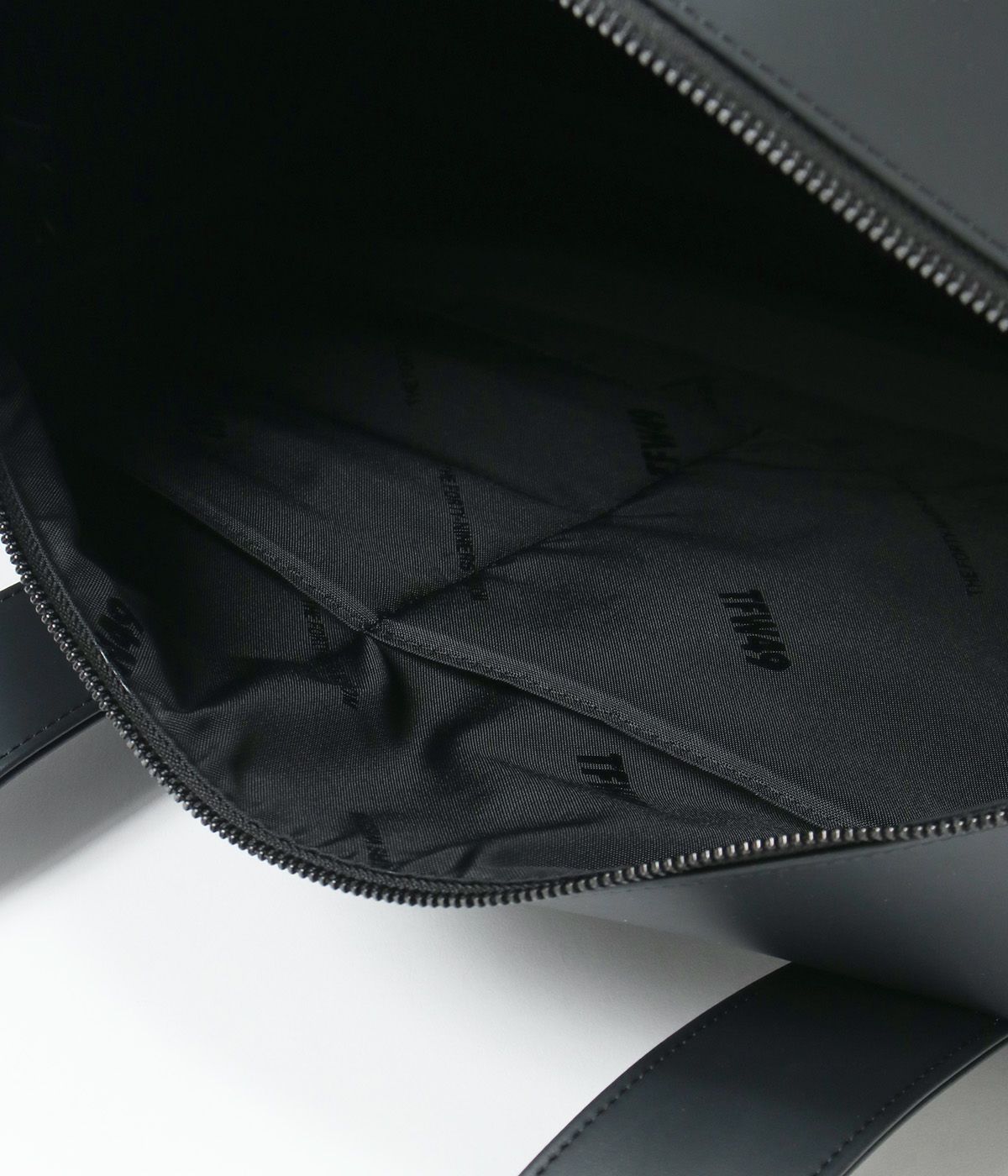 新品未使用　TFW49 LEATHER ROUND BAG LEATHER ROUND BAG | TFW49（ティーエフダブリュー）Official EC Store